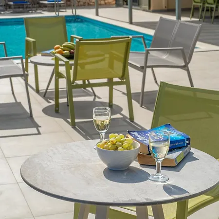 Villa Dinos With Swimming Pool