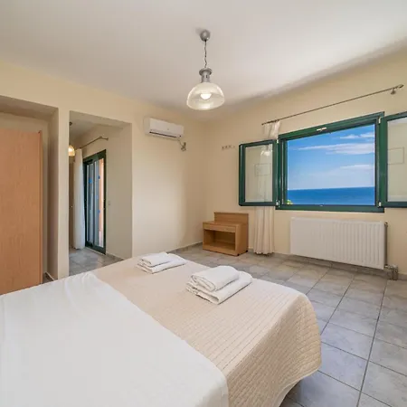 Dinos With Swimming Pool Villa *