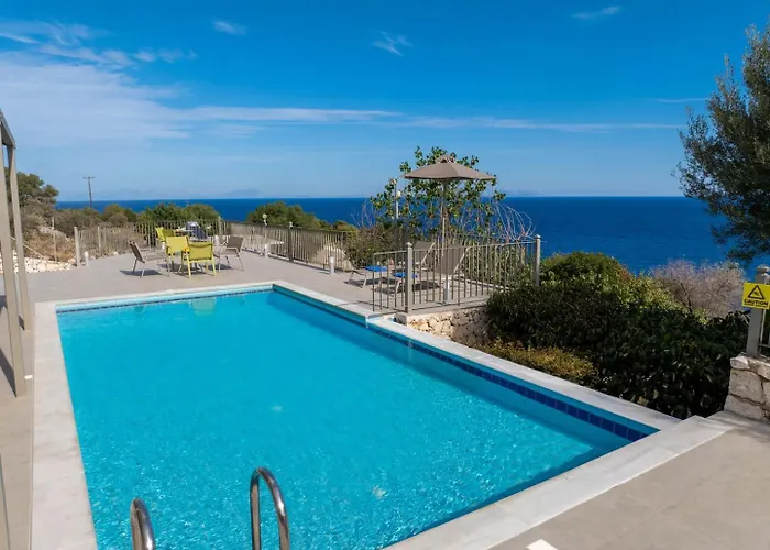 Dinos With Swimming Pool *