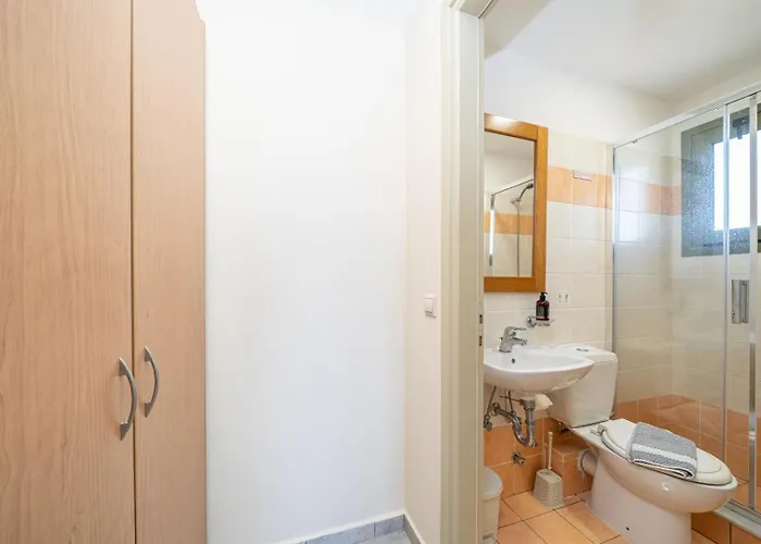 Dinos With Swimming Pool 빌라 *