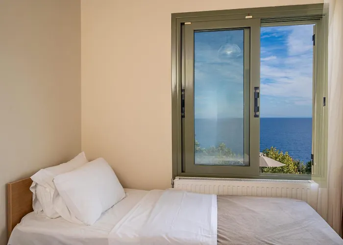 Dinos With Swimming Pool * Annináta