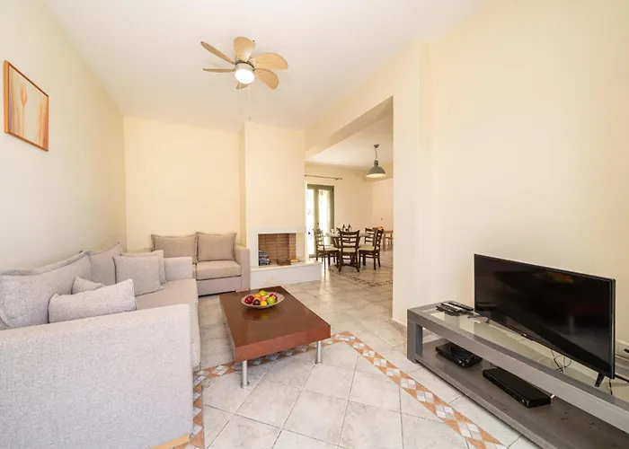 Dinos With Swimming Pool 빌라