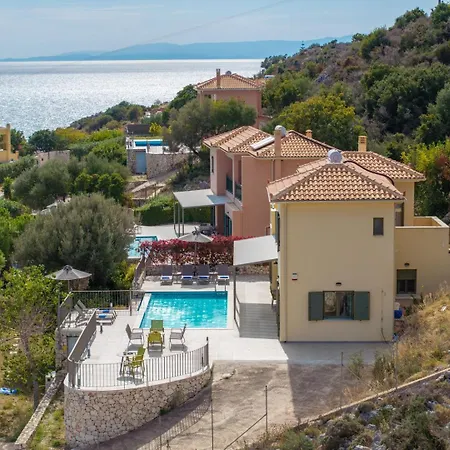 Dinos With Swimming Pool Villa