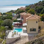 Dinos With Swimming Pool Villa